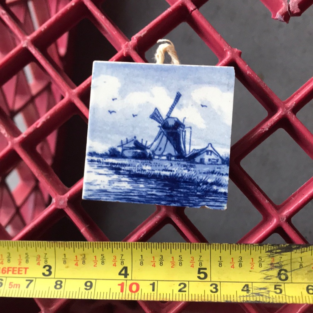 Delft tiny hanging tile 2x2”